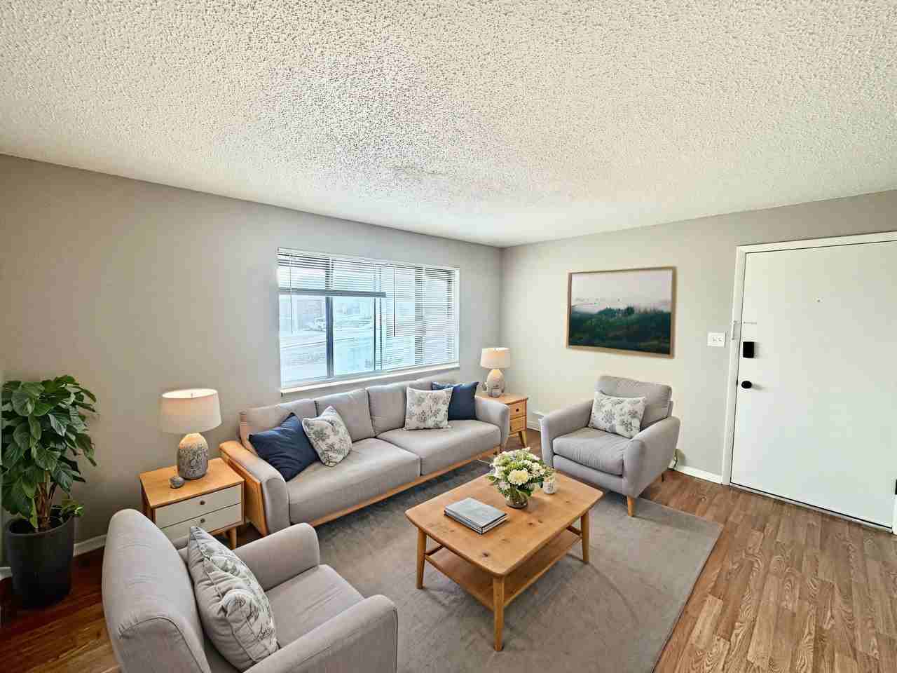 2620 King Street - Photo 3 of 5