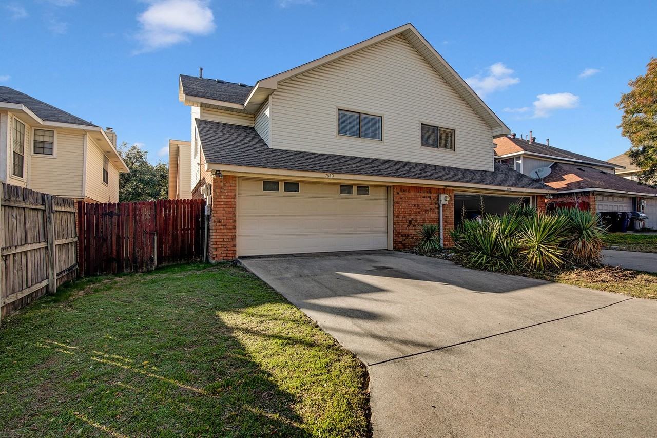 7640 Kings Ridge Rd - Photo 4 of 25