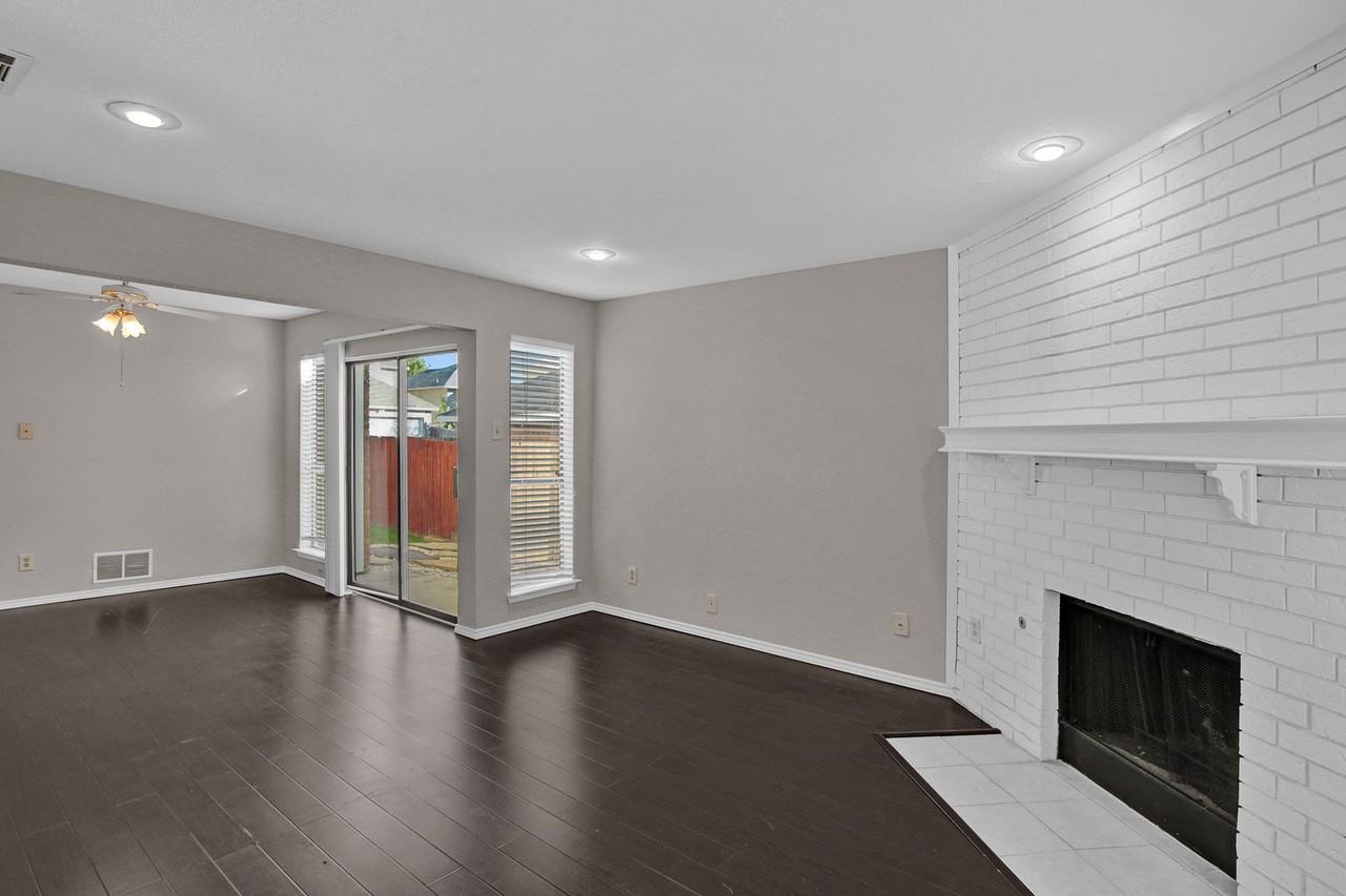 7640 Kings Ridge Rd - Photo 7 of 25