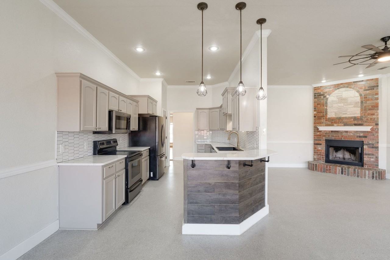 4501 Chelsea Dr - Photo 4 of 17