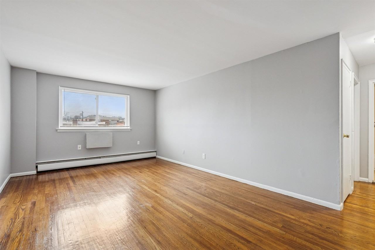 Tustin Court - Photo 3 of 7