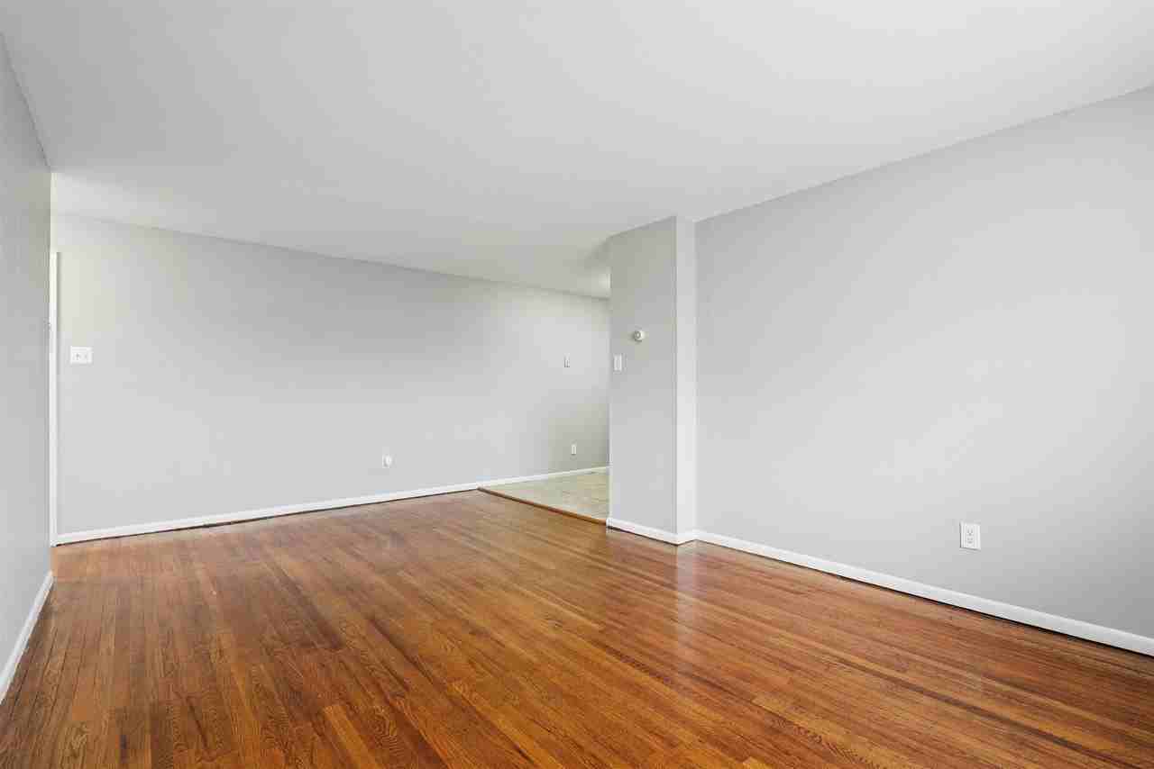 Tustin Court - Photo 4 of 7