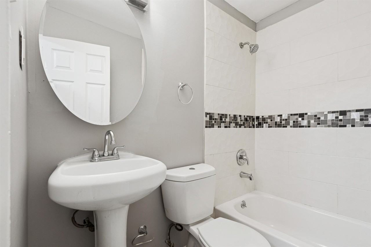 Tustin Court - Photo 5 of 7