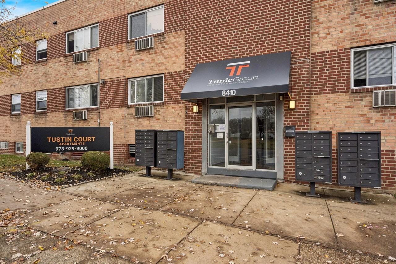 Tustin Court - Photo 7 of 7