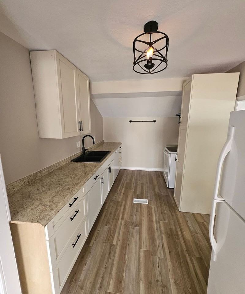5126 Booth Ave - Photo 3 of 6