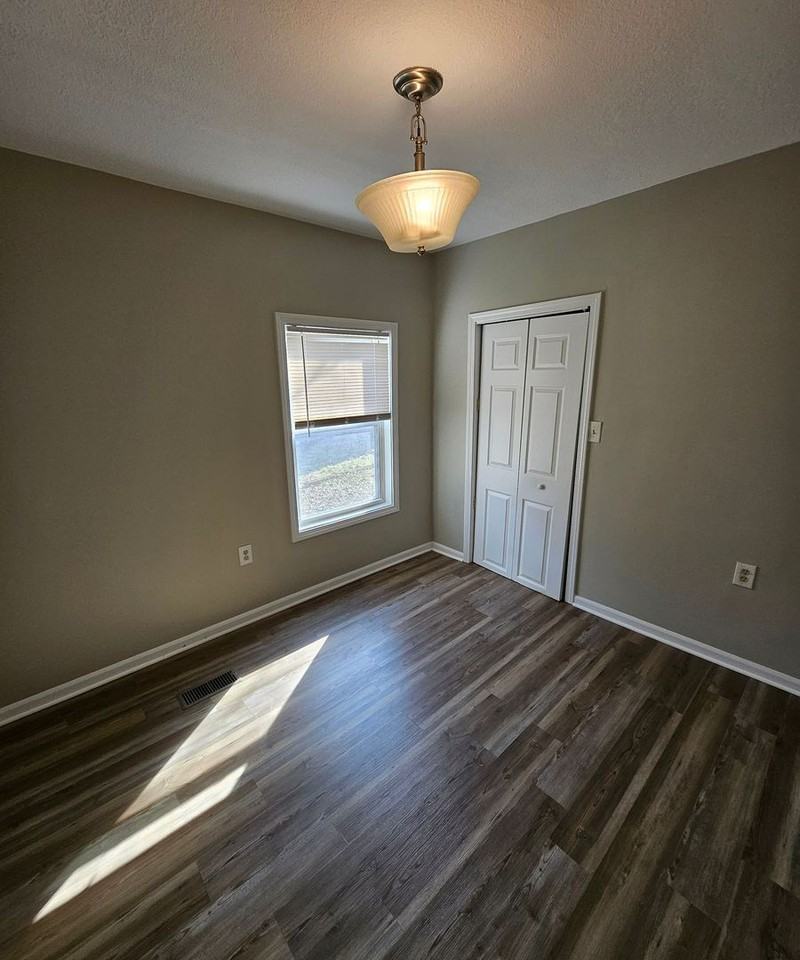 5126 Booth Ave - Photo 4 of 6