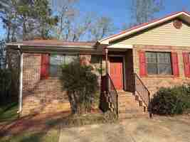 featured image of 3006 Trewhitt Rd Se