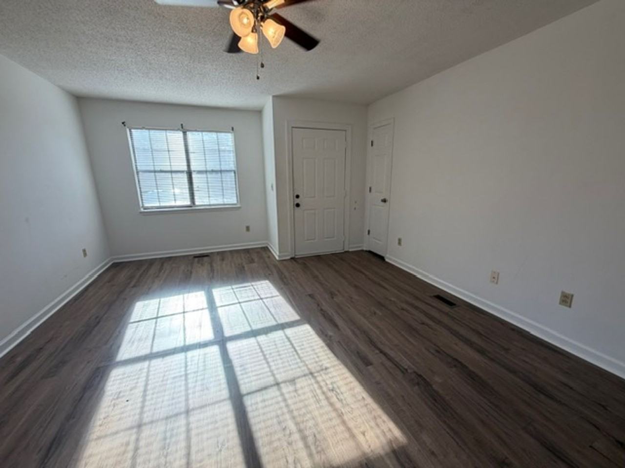 3006 Trewhitt Rd Se - Photo 2 of 10