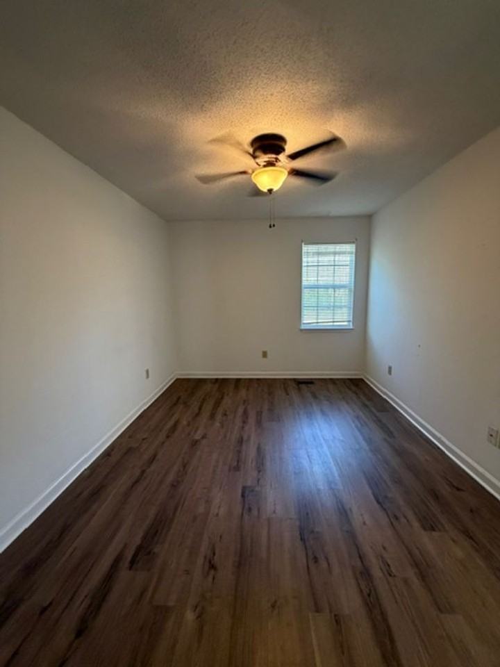 3006 Trewhitt Rd Se - Photo 6 of 10