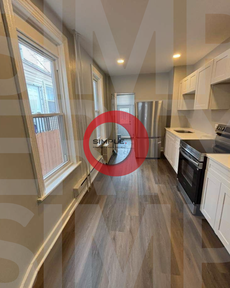 552 Maple St - Photo 2 of 13
