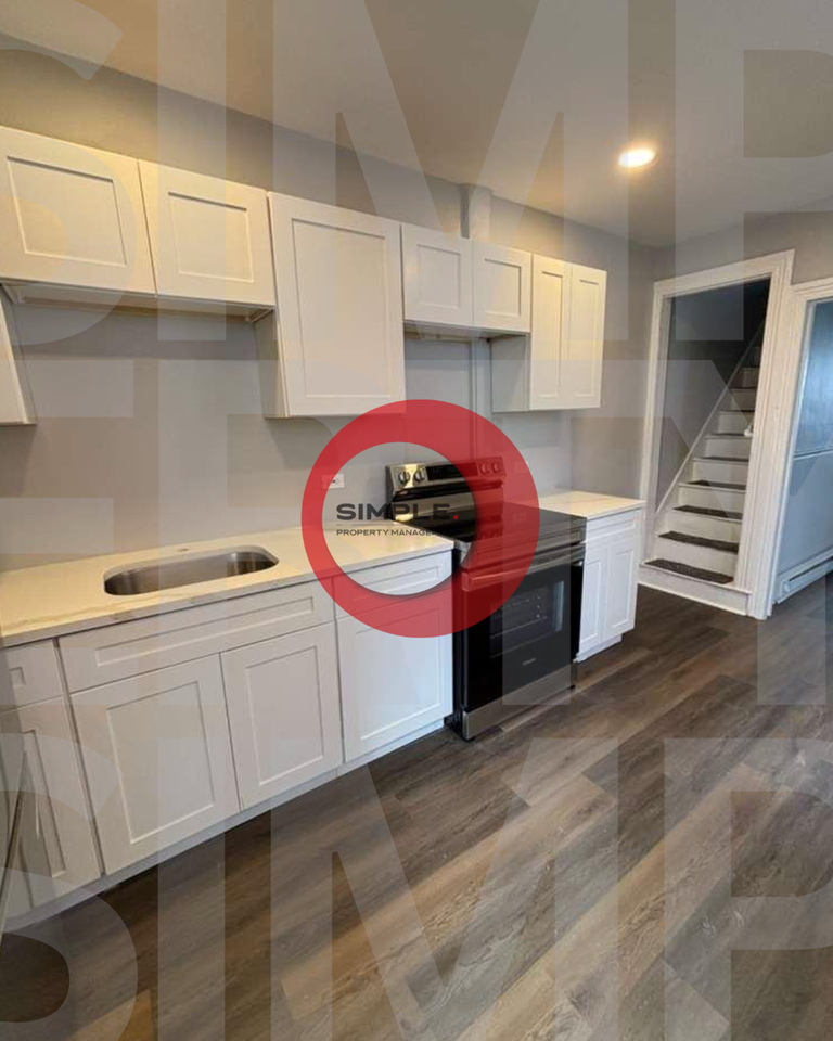 552 Maple St - Photo 3 of 13