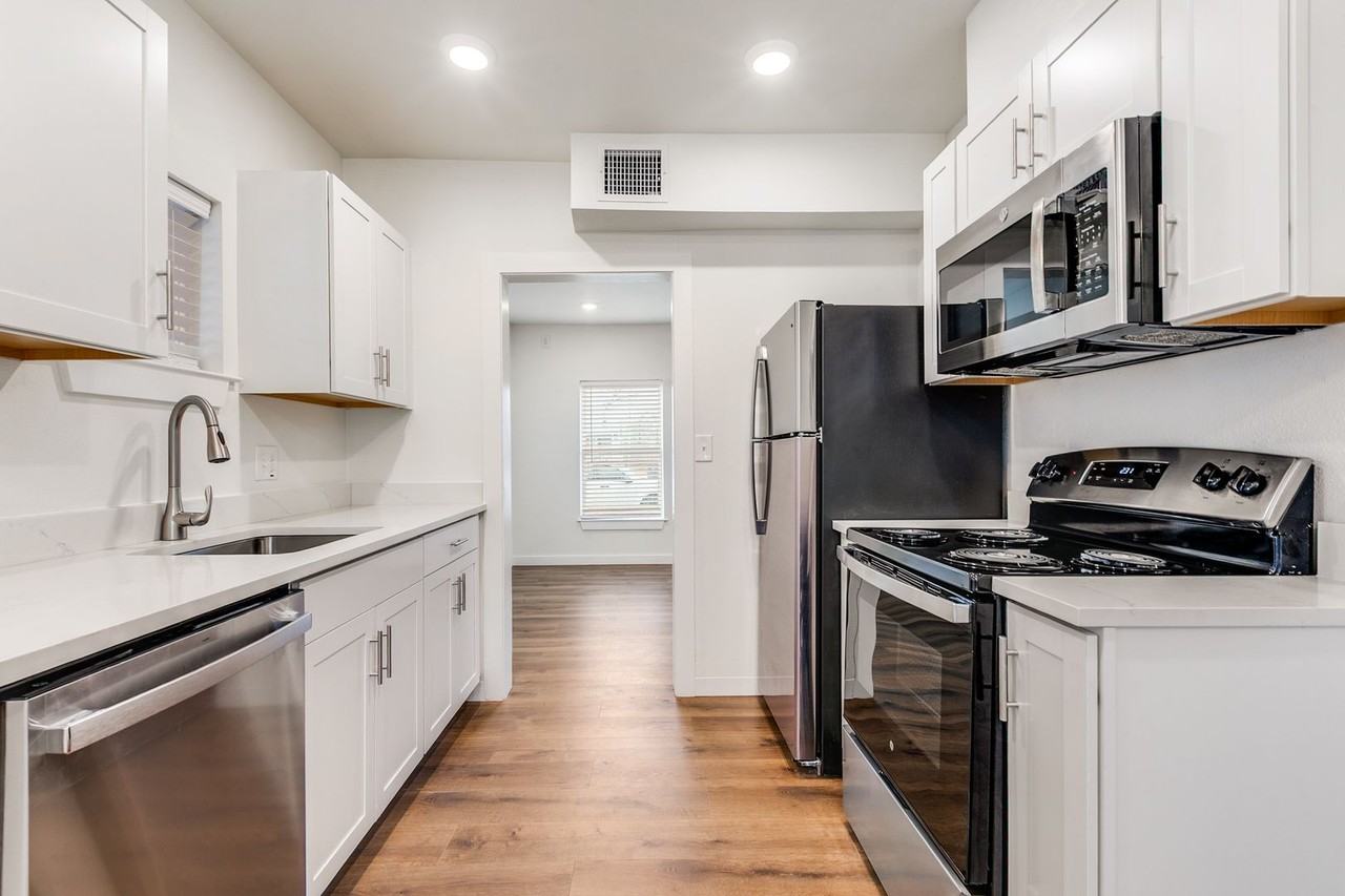920 Mcilvaine - Photo 3 of 10