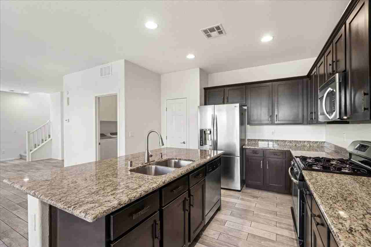 628 Wounded Star Ave - Photo 7 of 20