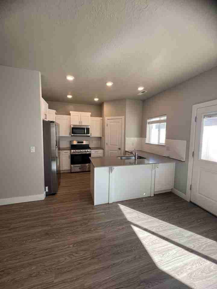 3064 N 175 E - Photo 3 of 15