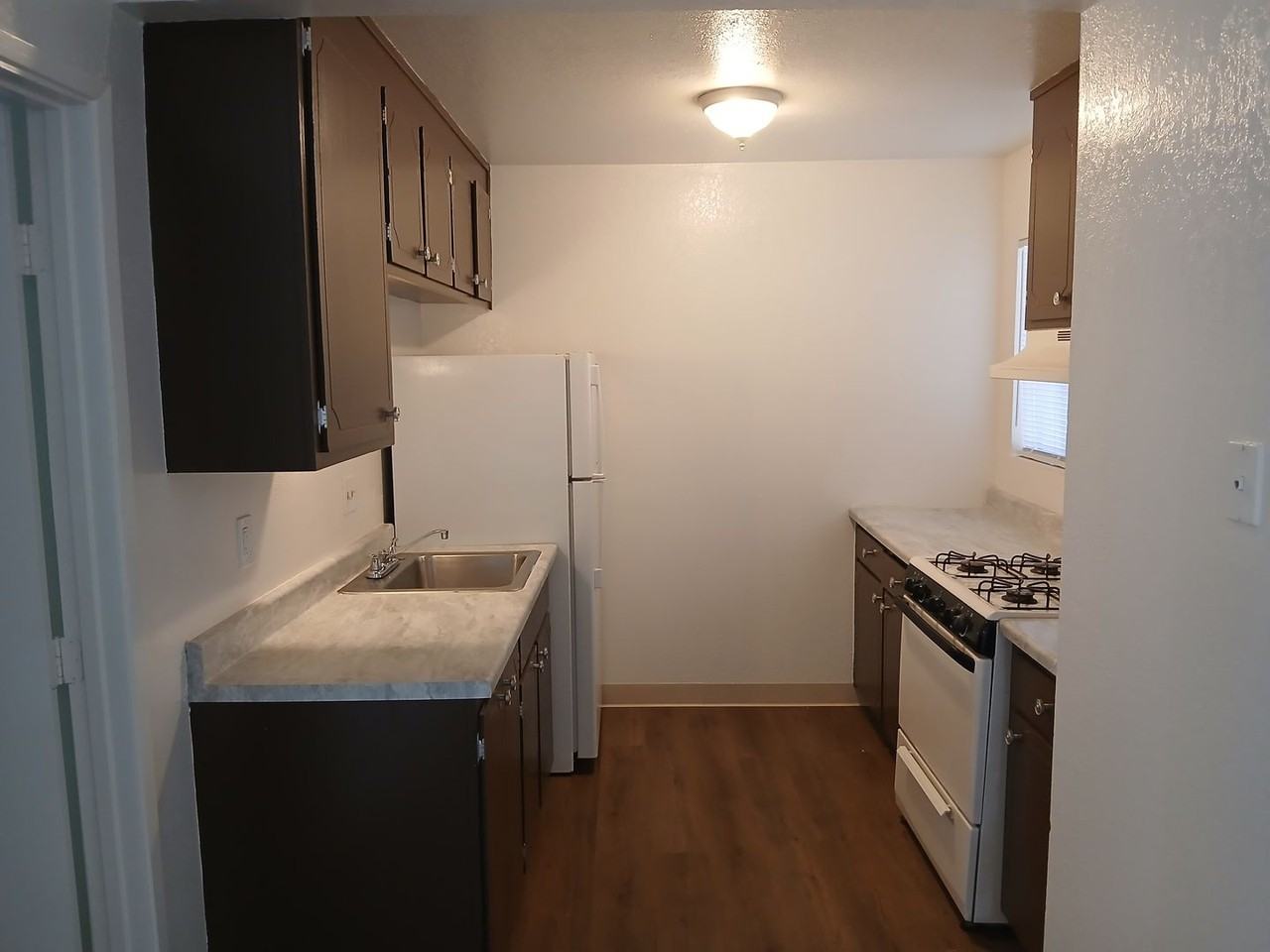 2101s - Photo 6 of 24