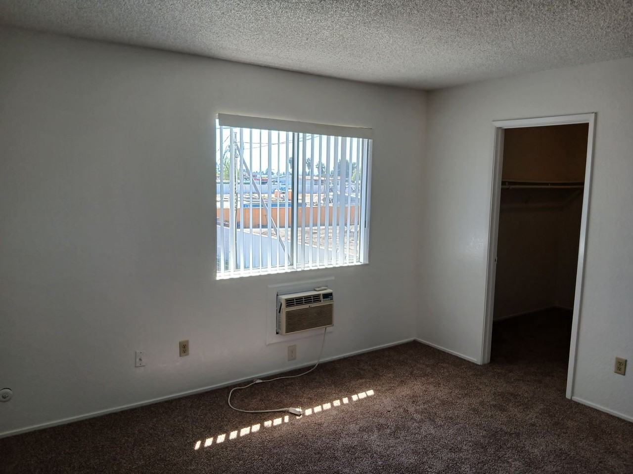 2101s - Photo 7 of 24