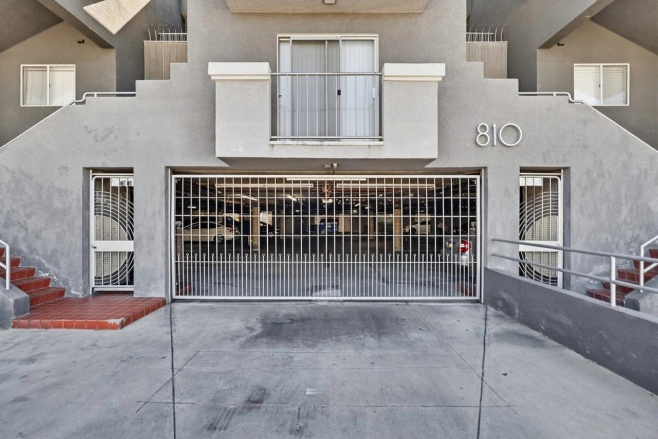 810 Crenshaw  Blvd - Photo 4 of 50