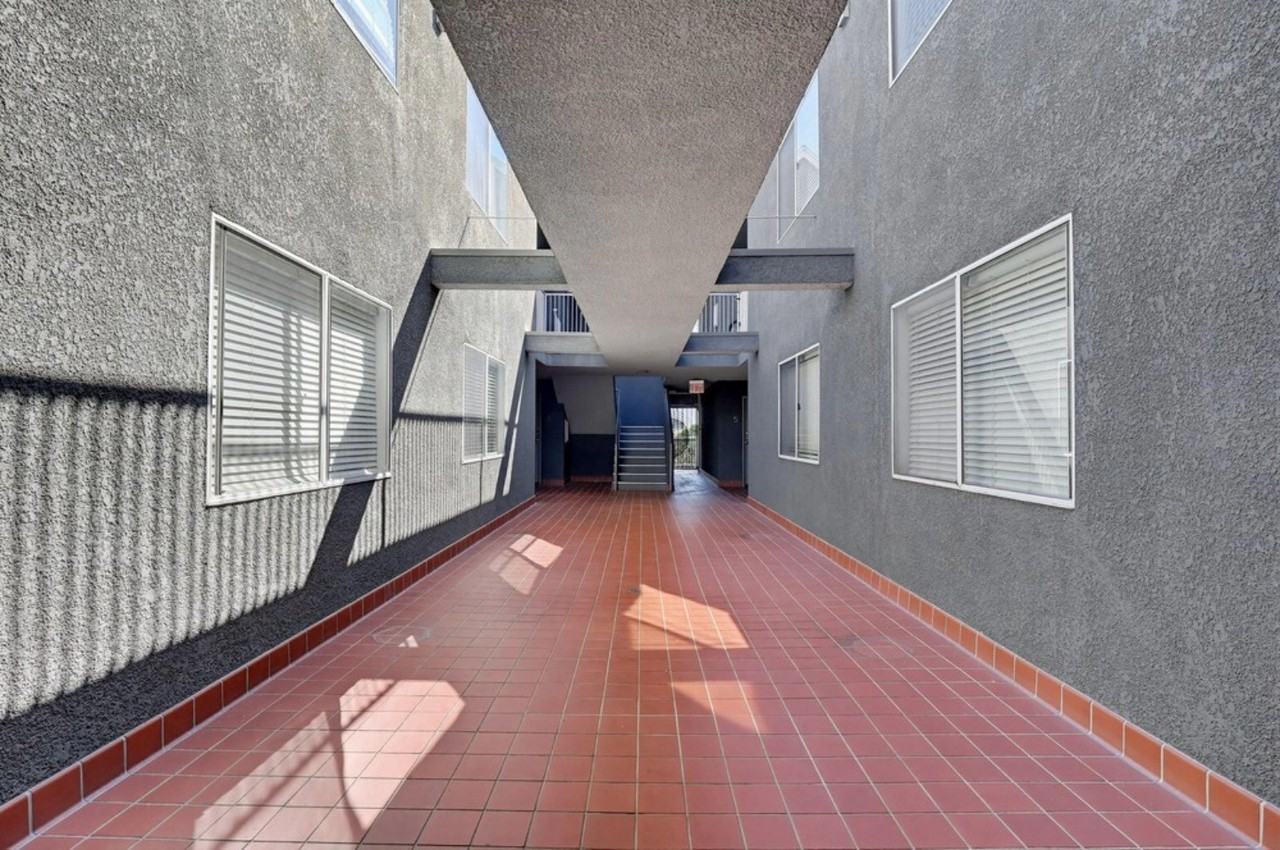 810 Crenshaw  Blvd - Photo 6 of 50