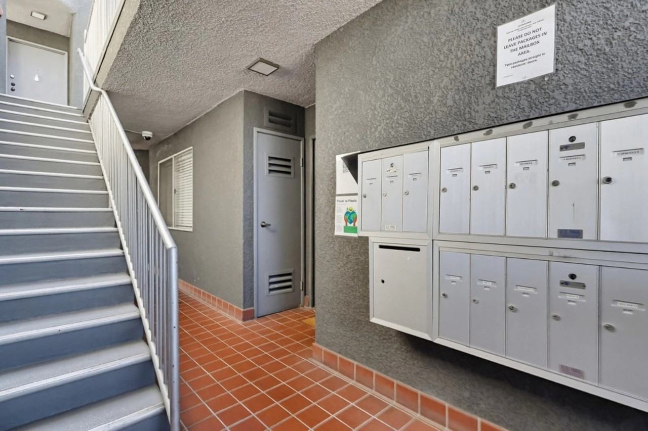 810 Crenshaw  Blvd - Photo 7 of 50