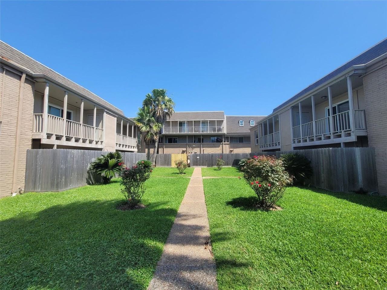 215 Post Office St #405