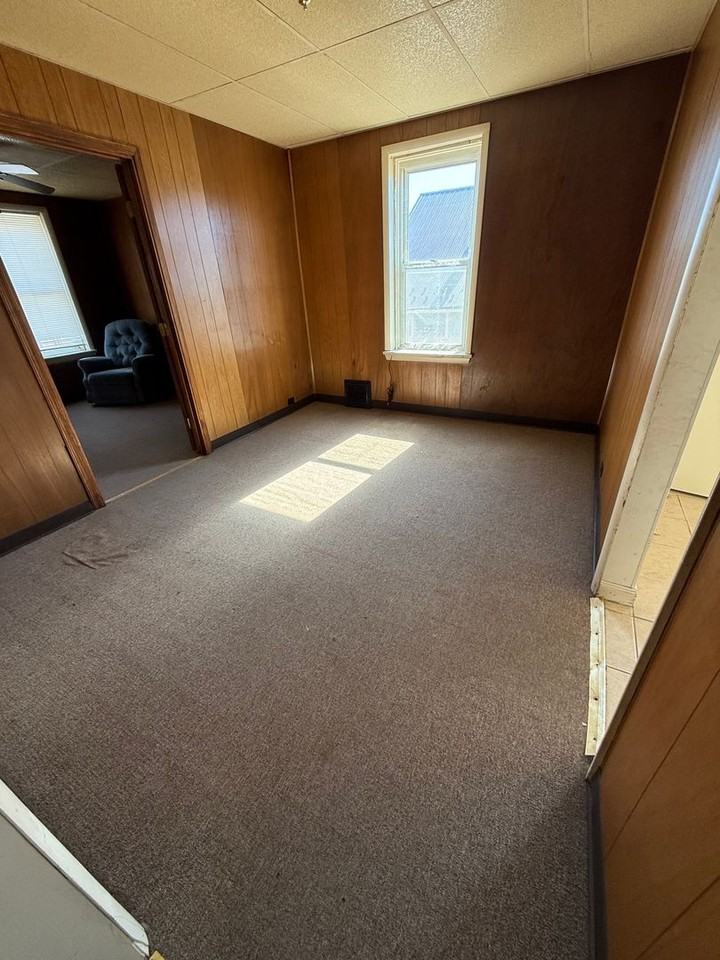 1224 2nd Ave - Photo 2 of 3