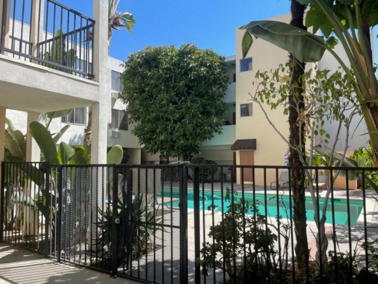 11139 Acama Street, - Photo 4 of 32