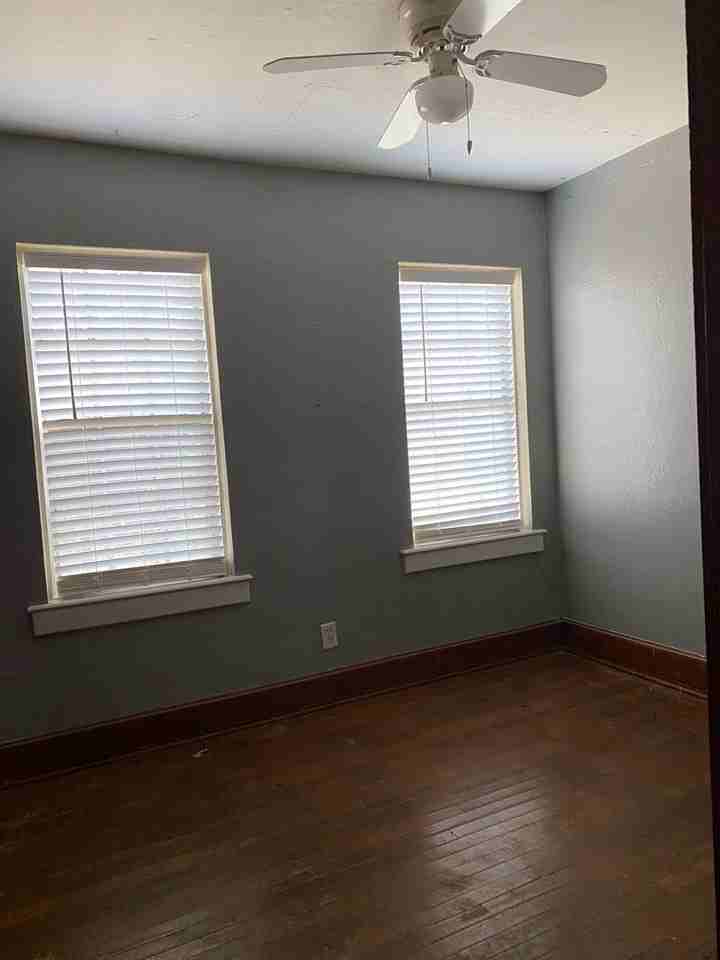 1125 Alachua Ave - Photo 3 of 7