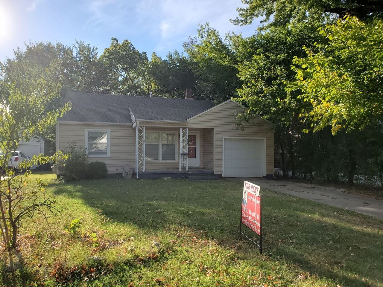 343 S Vassar St - Photo 2 of 22