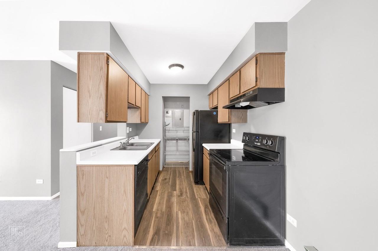 651 Virginia Rd - Photo 3 of 11