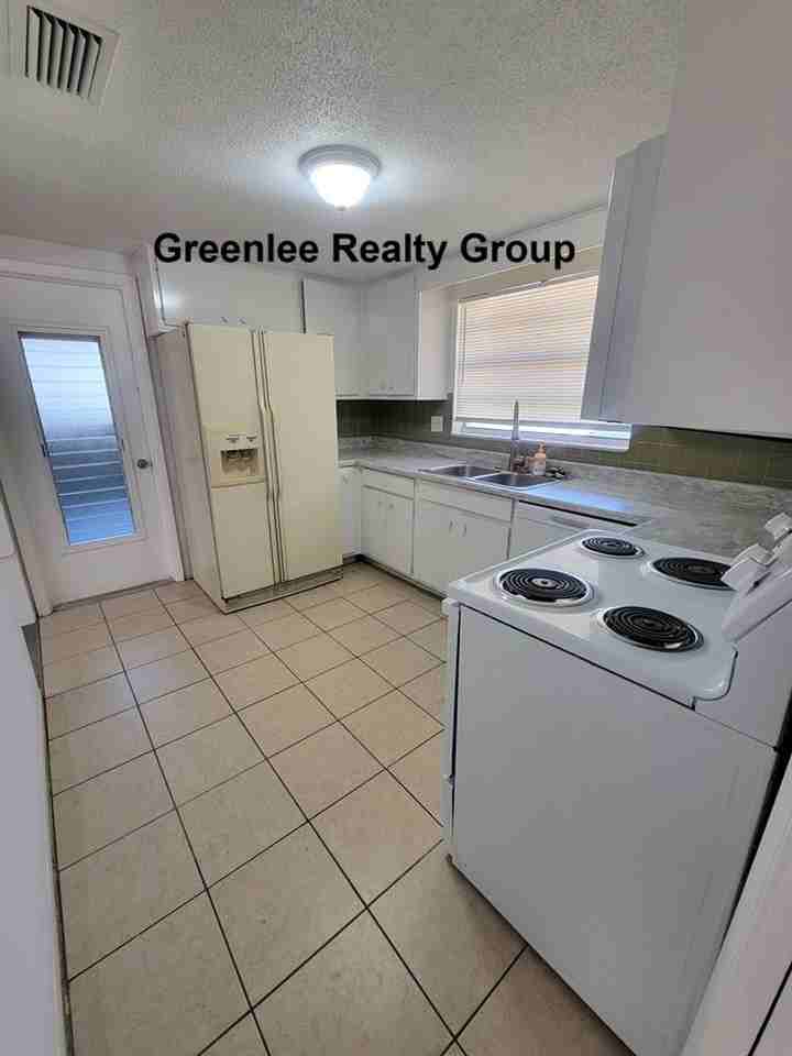 7920 Pineapple Ln - Photo 7 of 19