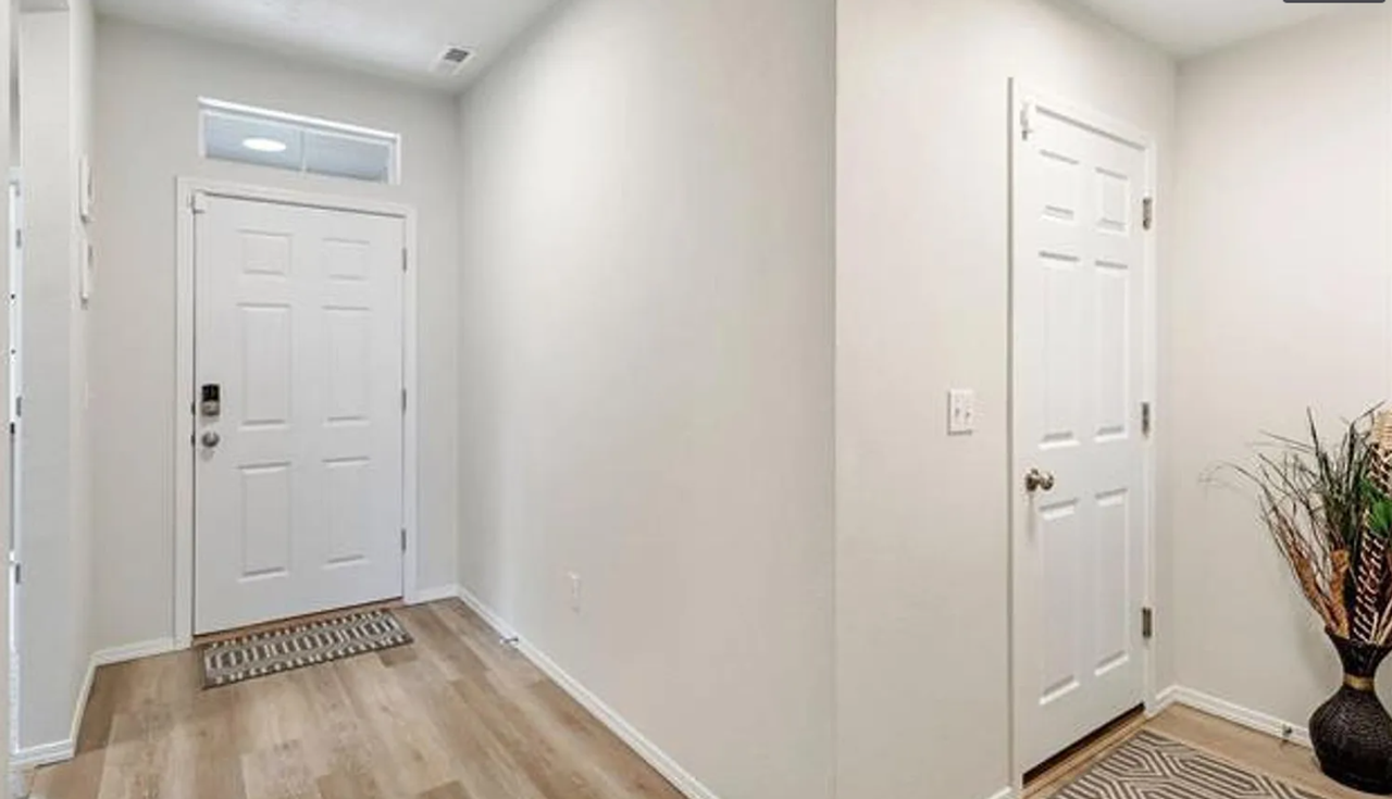 2165 N Bing Ave - Photo 4 of 19