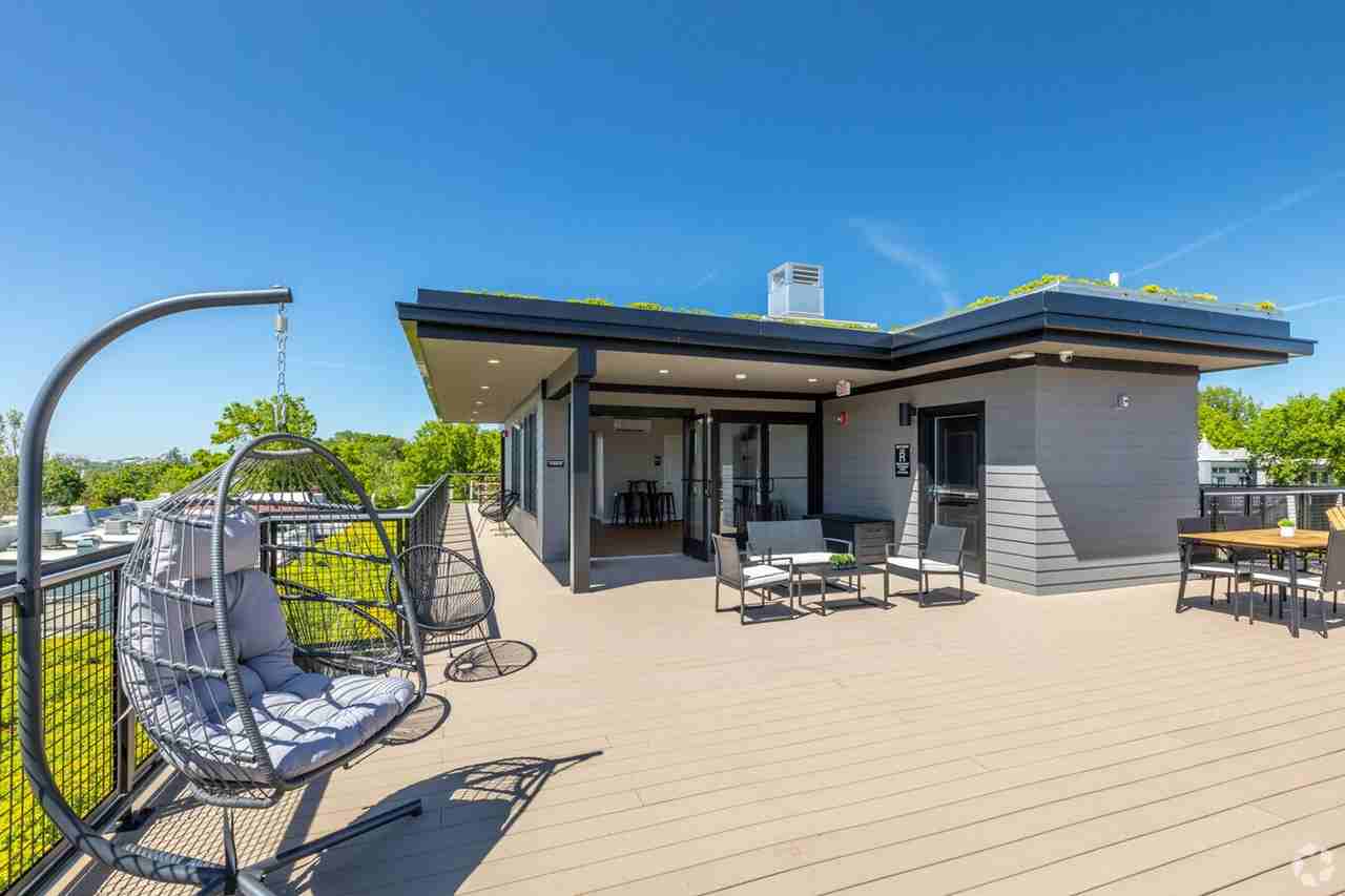 Define Glover - Photo 5 of 50