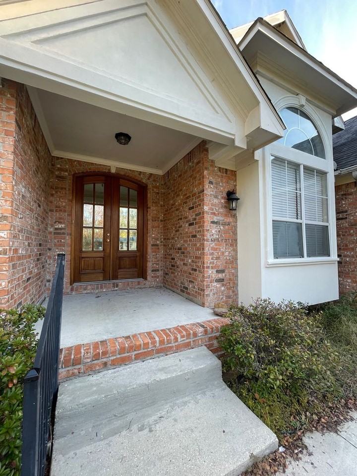 17817 Suma Hill Rd - Photo 2 of 14