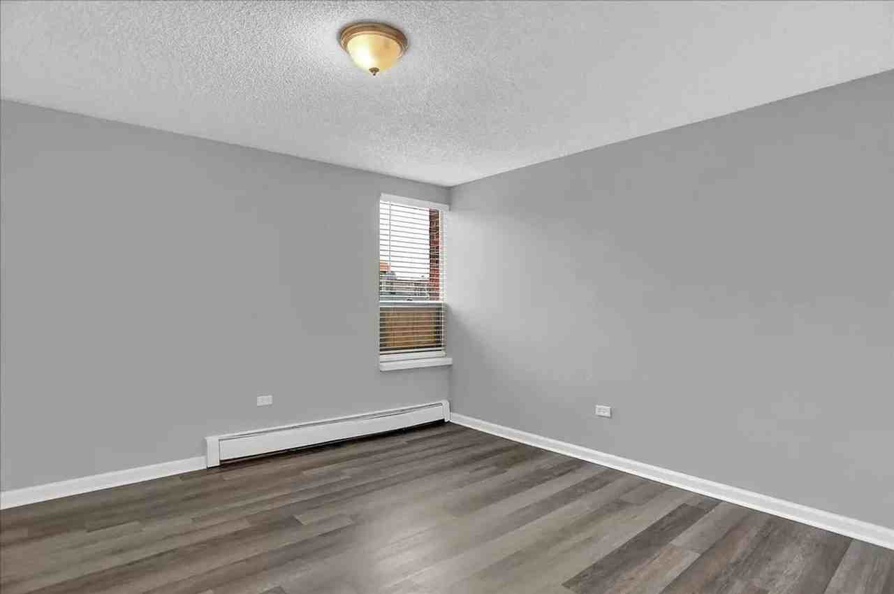 Moline Complex - Photo 5 of 43