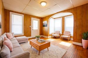 featured image of 207 207 S 17th Street - 1709 Lincoln Street