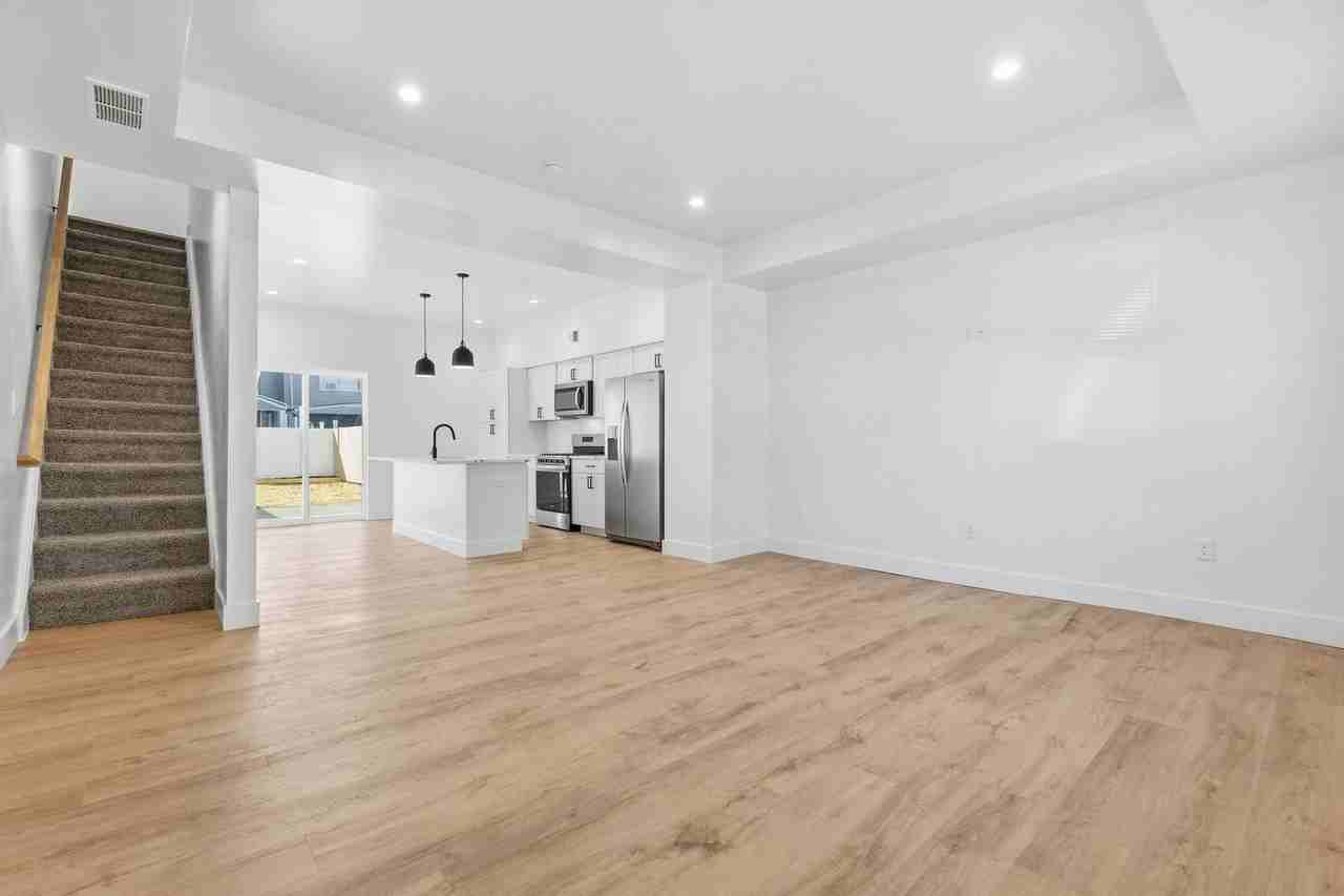 1218 Penn St - Photo 2 of 28