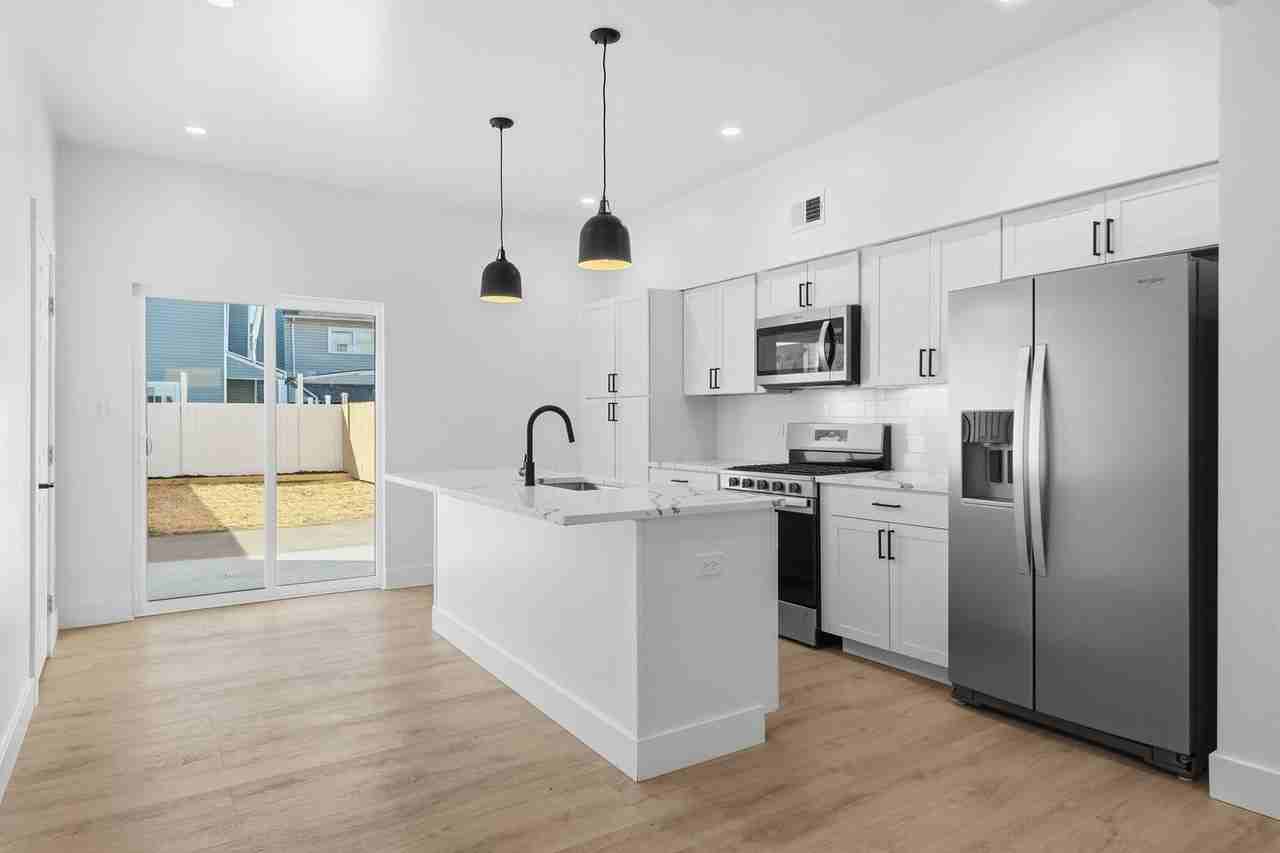 1218 Penn St - Photo 5 of 28