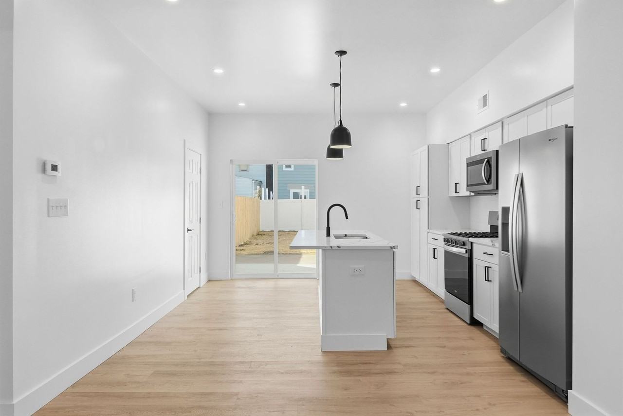 1218 Penn St - Photo 6 of 28