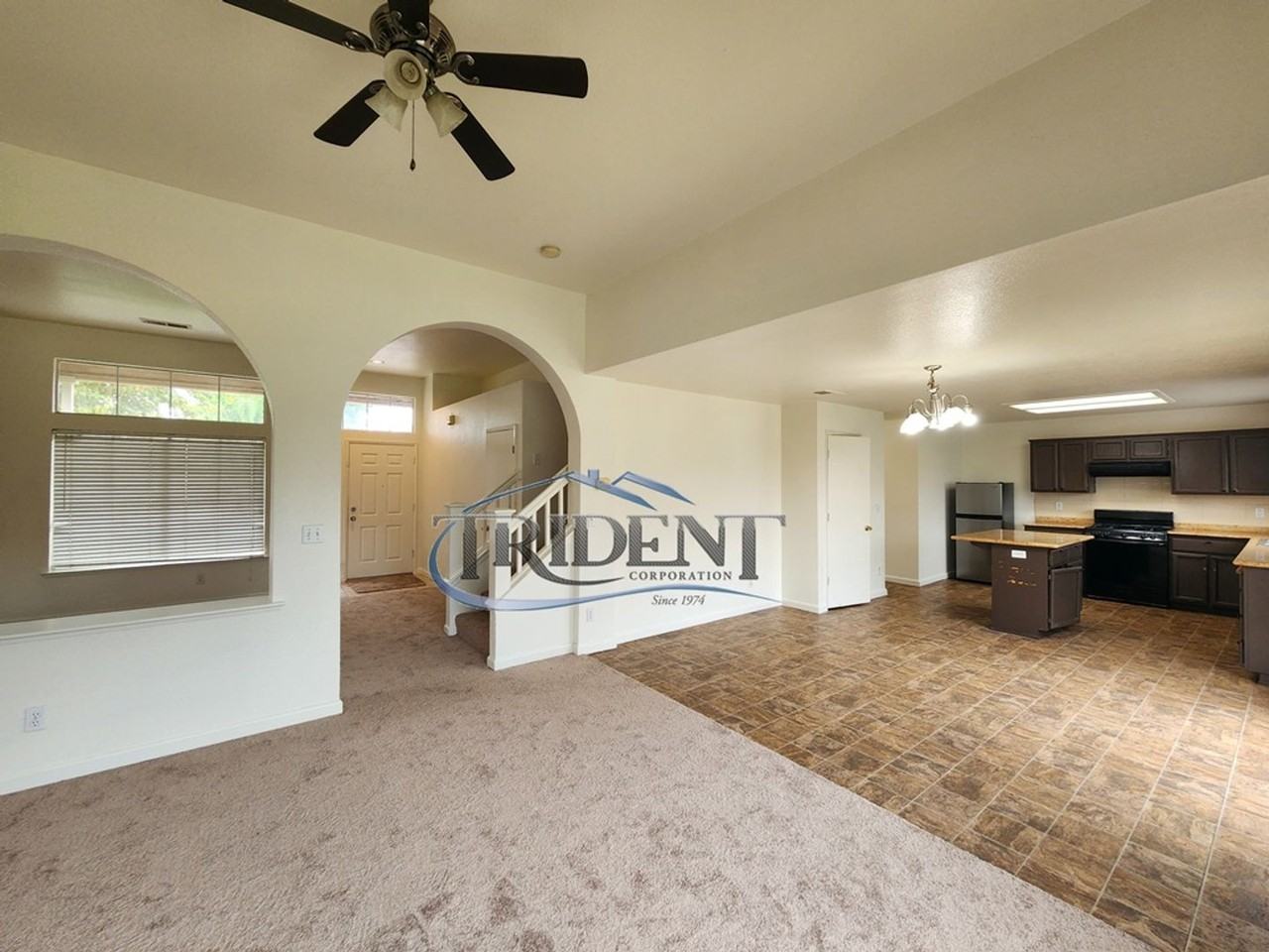 1671 Southpointe Dr - Photo 6 of 27