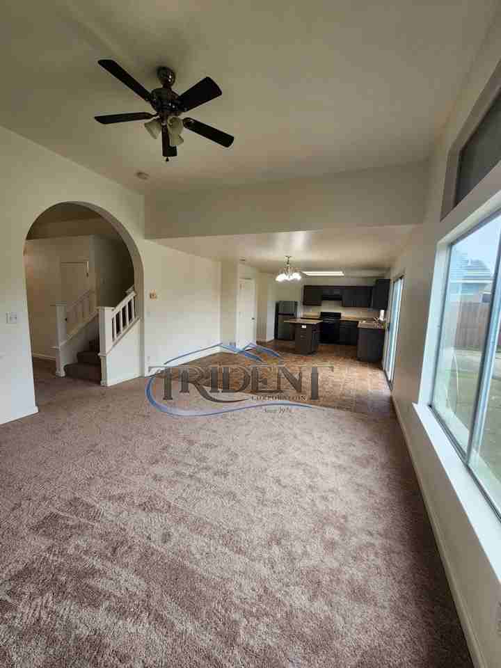 1671 Southpointe Dr - Photo 7 of 27