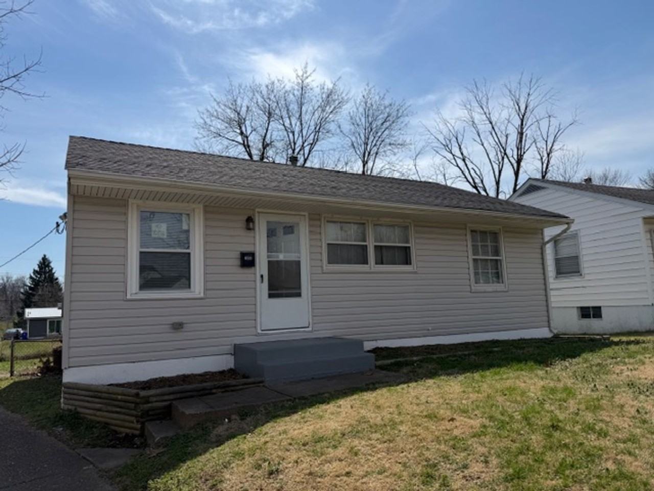 308 Lanark Rd - Photo 2 of 23