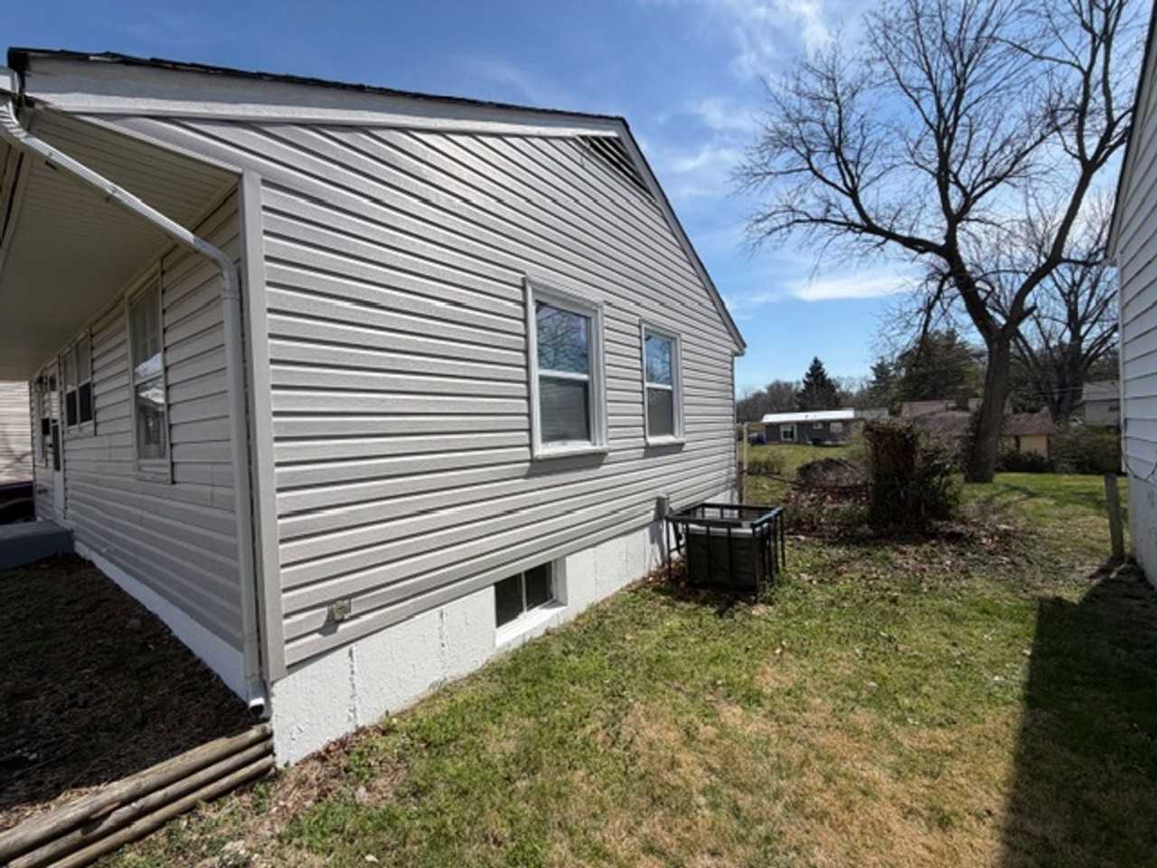 308 Lanark Rd - Photo 4 of 23