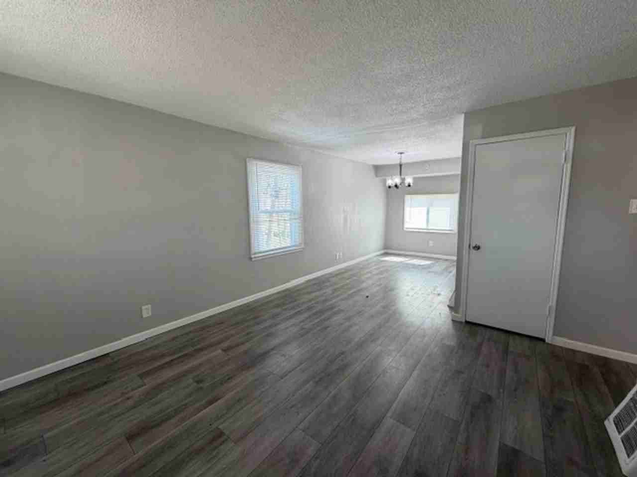 308 Lanark Rd - Photo 6 of 23