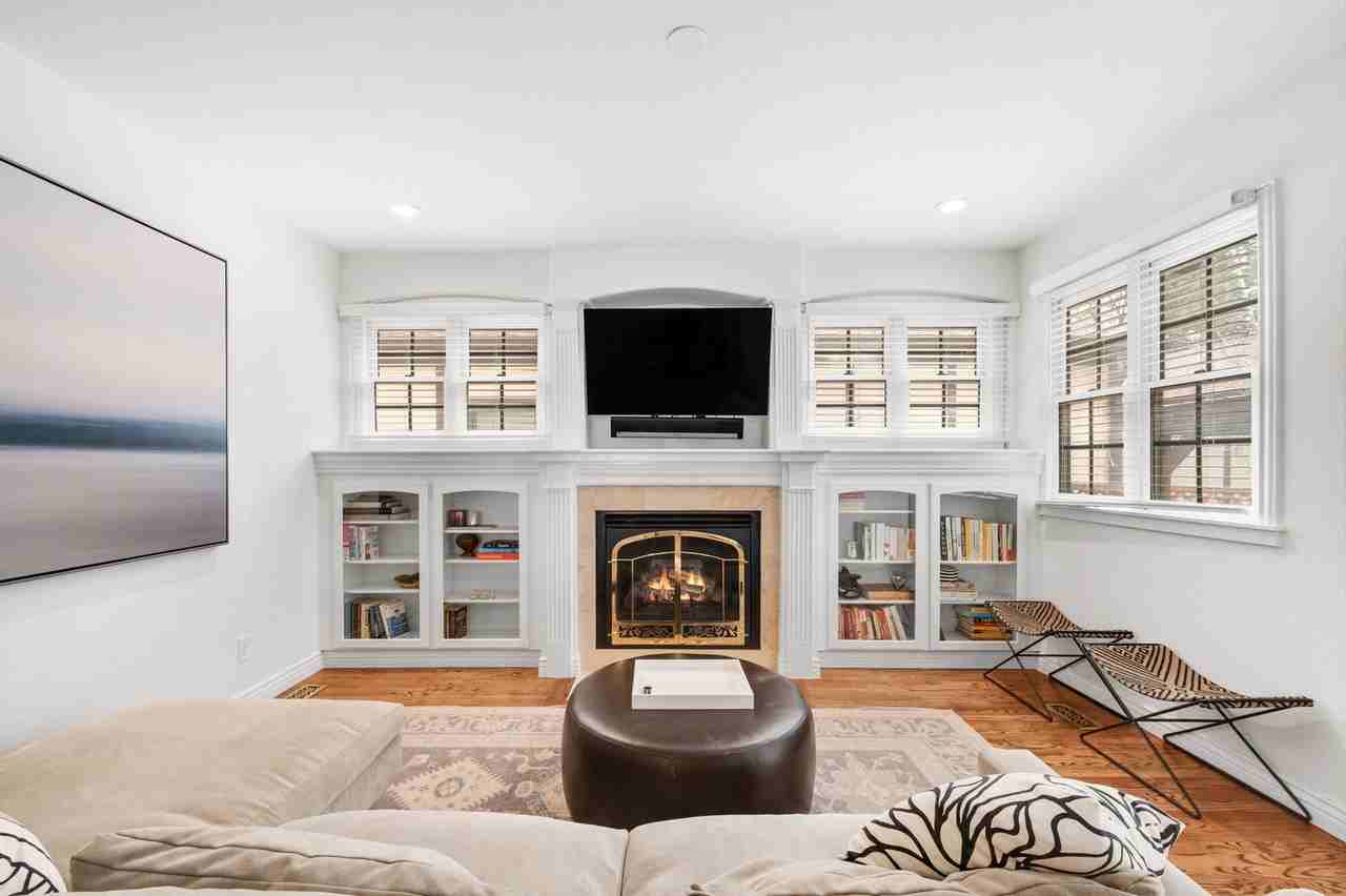 747 Jasmine St - Photo 5 of 47