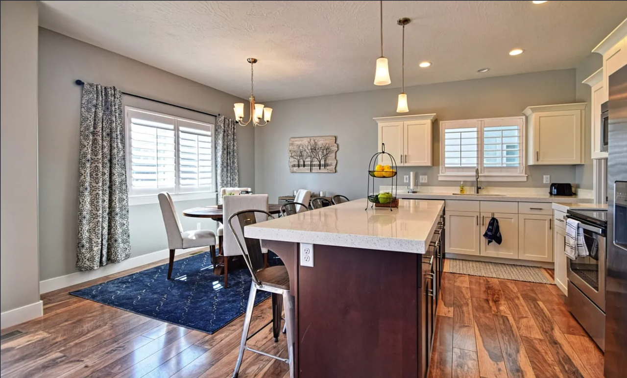 7478 N Hutch Ln - Photo 2 of 26