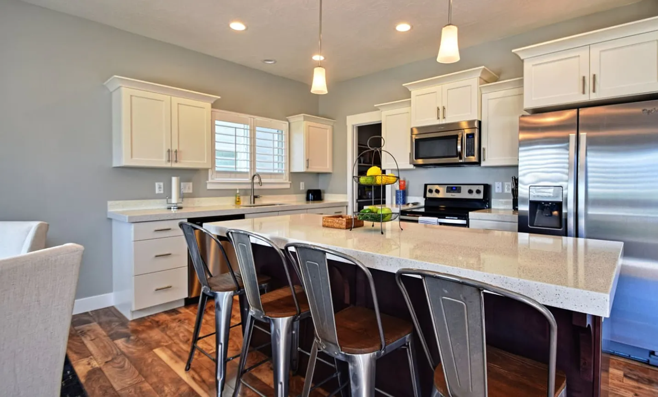 7478 N Hutch Ln - Photo 3 of 26