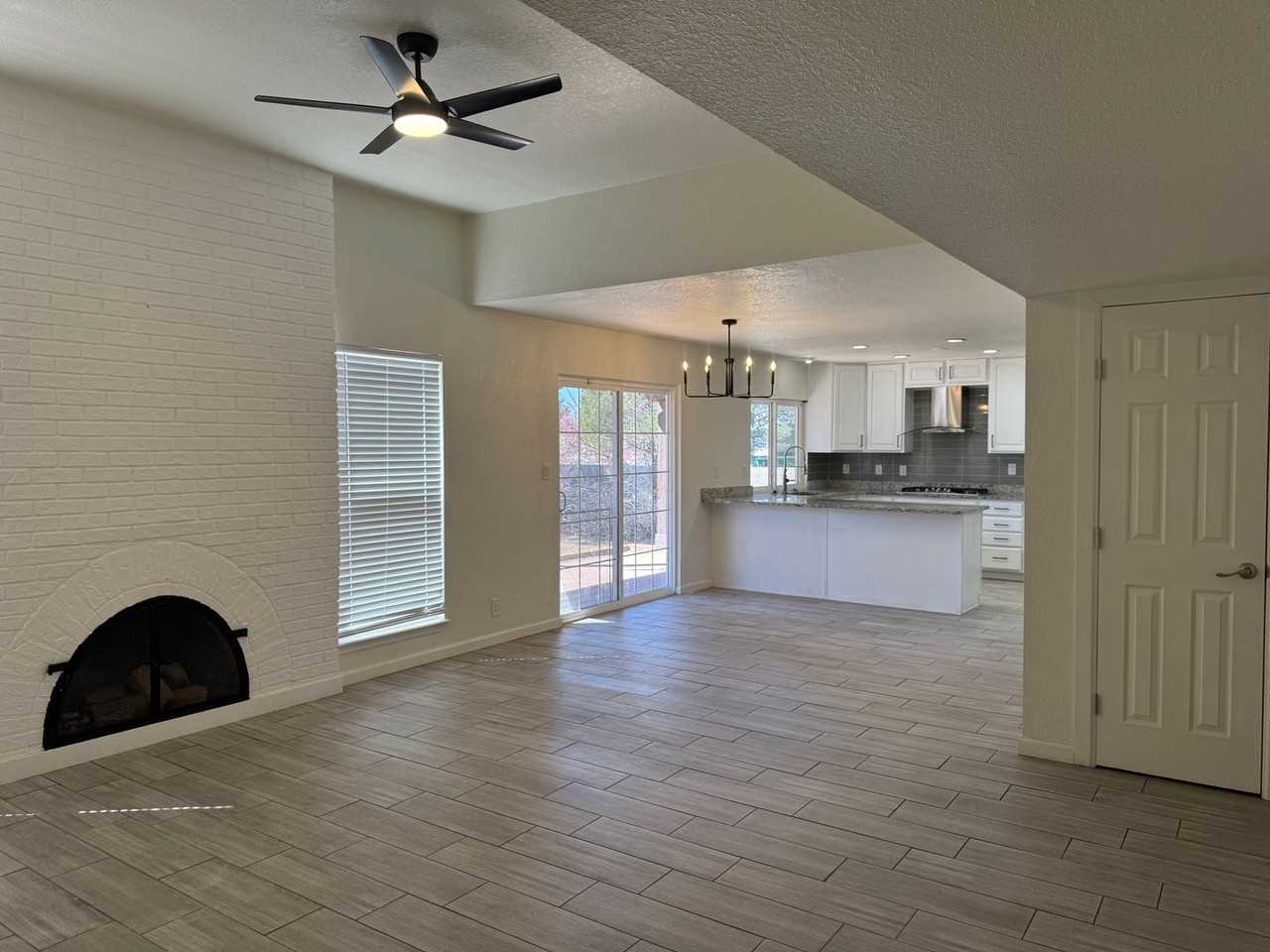 6332 Esther Ave Ne - Photo 3 of 17