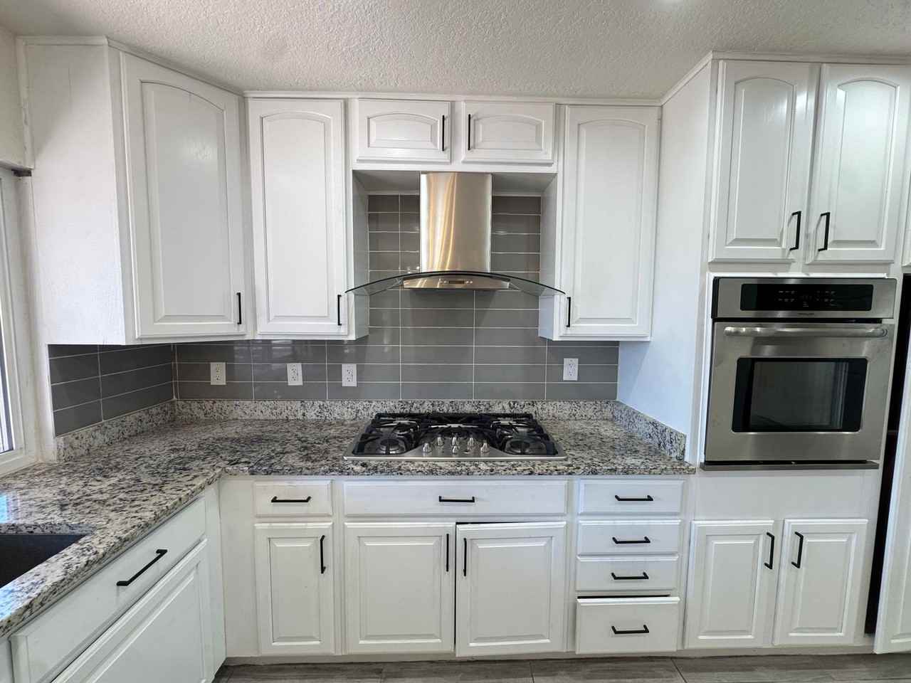 6332 Esther Ave Ne - Photo 7 of 17