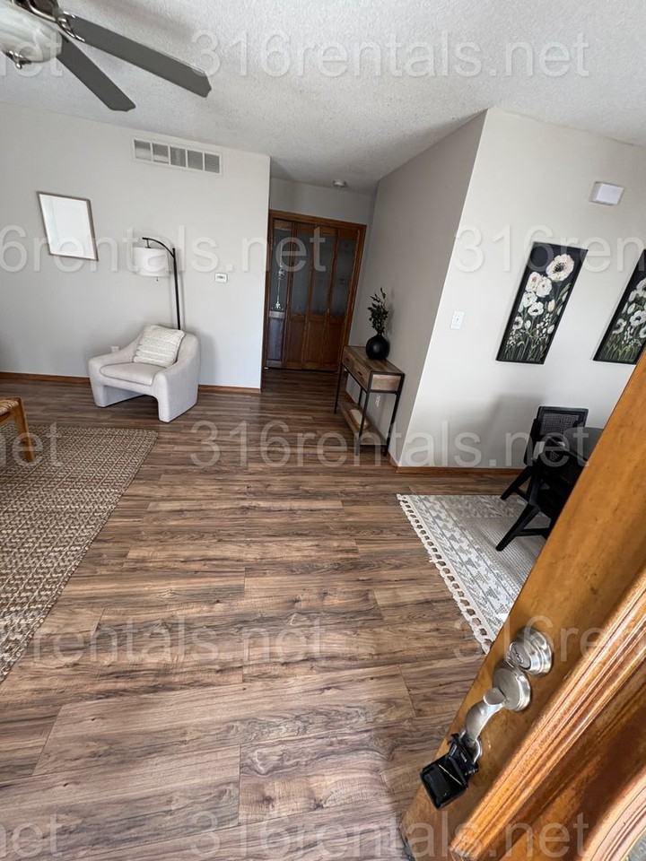 6446 S Mabel St - Photo 3 of 29