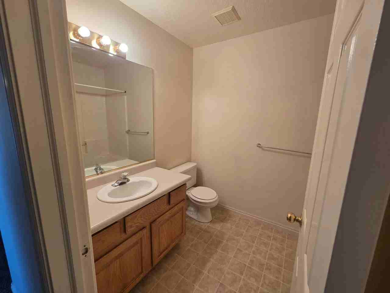 165 N 300 E - Photo 4 of 5